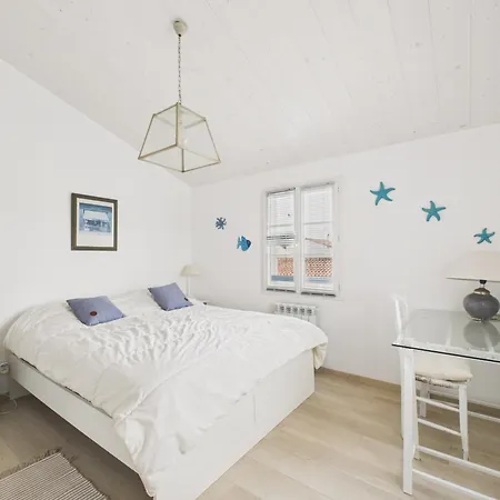 Дом отдыха 500 M De La Plage, Jardin, Maison Pour 8 *